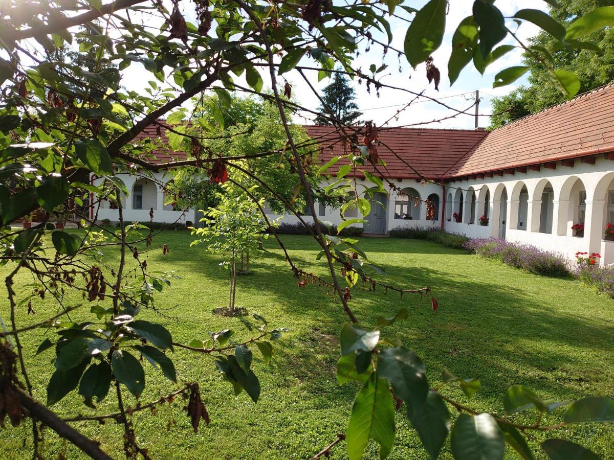Bakta Haz Hotel Egerbakta ภายนอก รูปภาพ